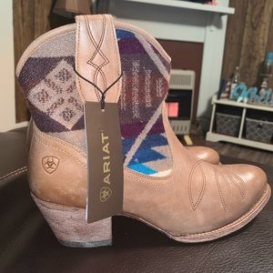 Ariat Pendleton booties